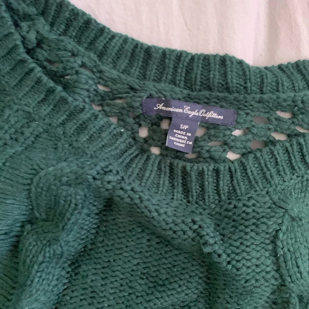 American Eagle Outfitters Green Cable Knit Sweater - Picture 2 of 3